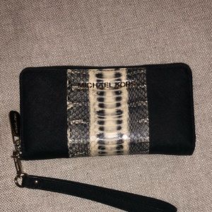 Michael Kors Wallet-BLK/SnakeSkin